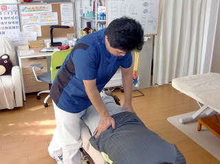 �u�h���b�v�x�b�g���g���������v�ؓ��̒��肪��u�Ŏ��܂��B
�啪�s�����̃J�C���v���N�e�B�b�N ���̉@ �@�@�@�@�u�}�i�J�C���v�@TEL097-551-0911